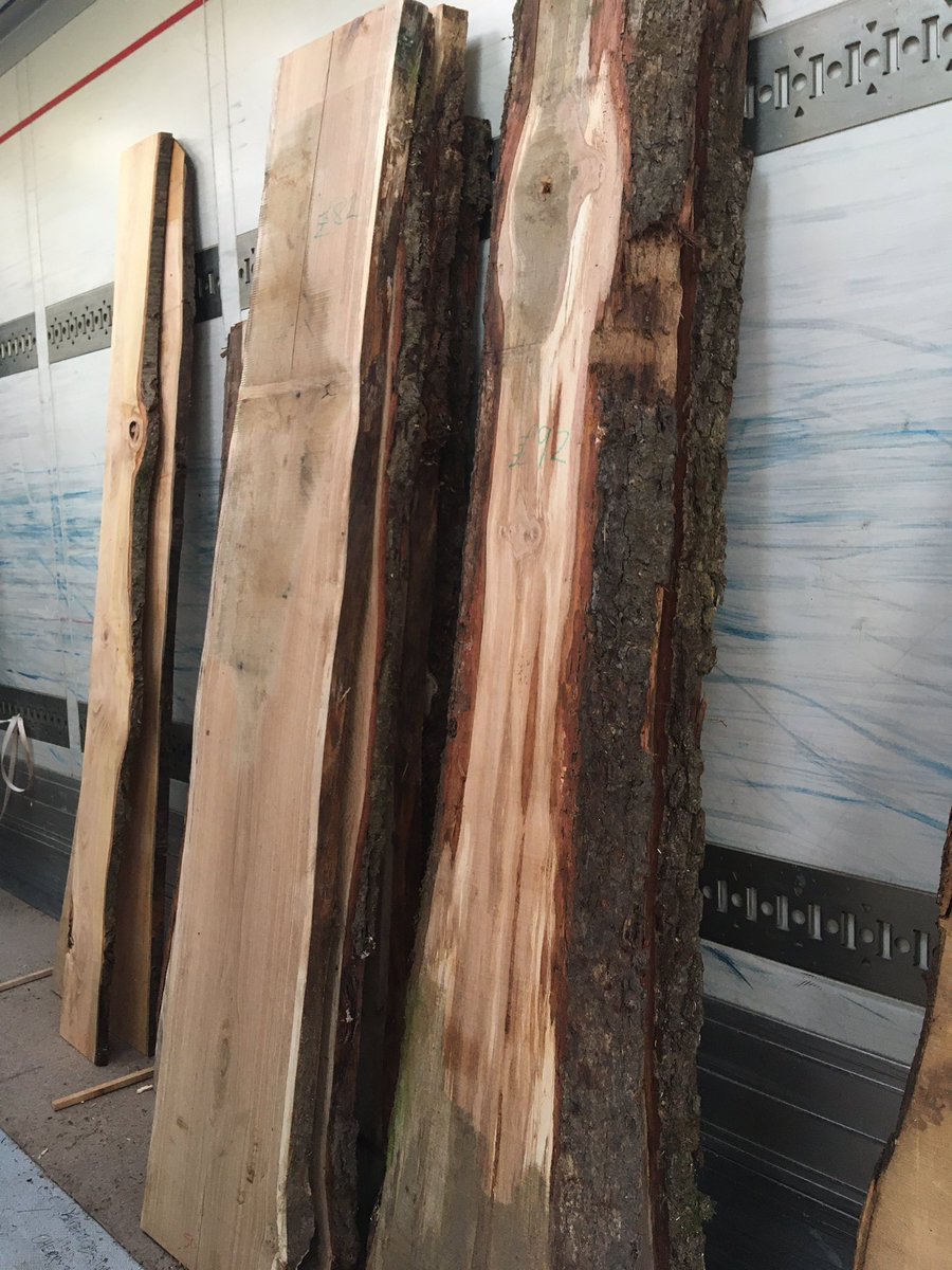 WenTimberCentre's tweet photo. Today we stocked up the Showroom with Oak! Some interesting and characterful pieces 2 inch and 3 inches thick. Our Oak gap is slowly closing! #hardwoodshowroom #oak #wehavesomein #localhardwoods #stockedup #newport #cardiff #bristol https://t.co/B6xjxYnc8n