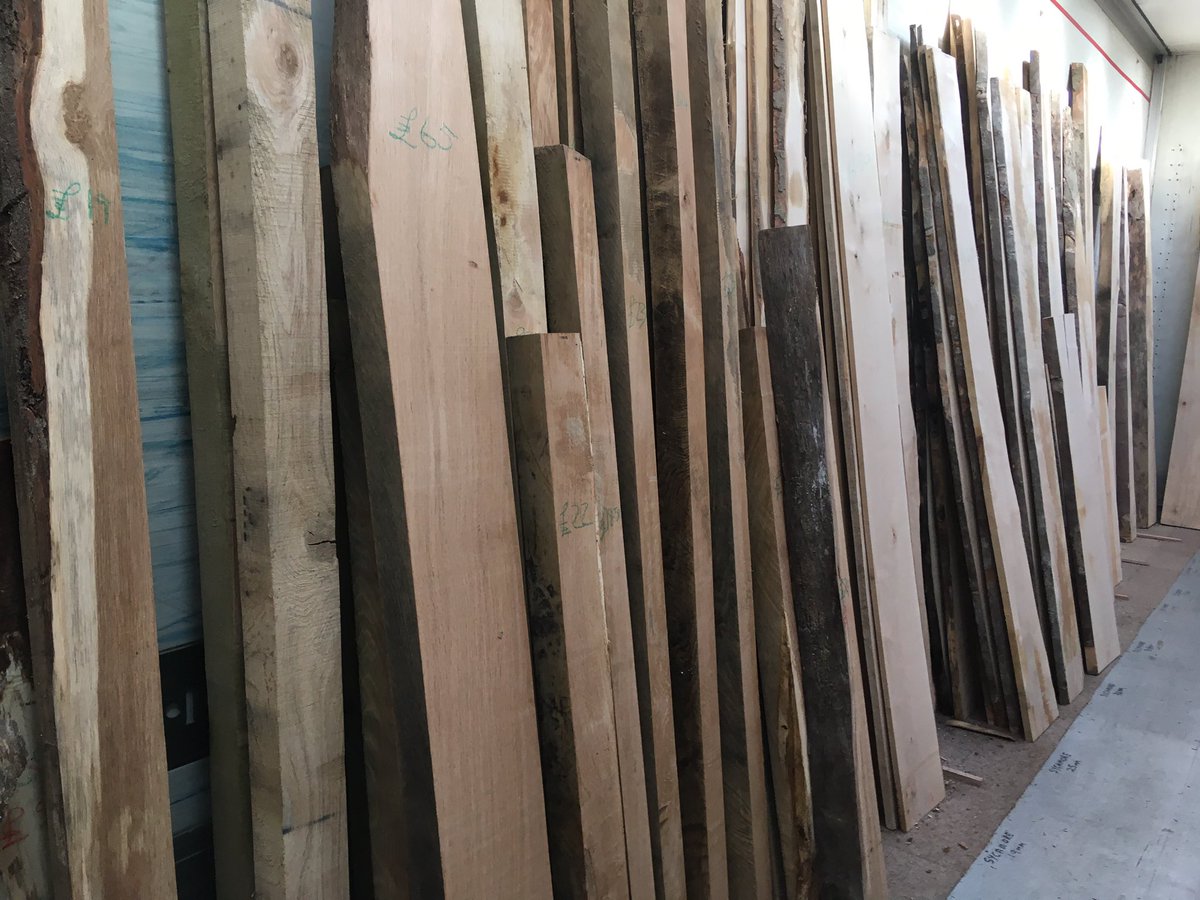 WenTimberCentre's tweet photo. Today we stocked up the Showroom with Oak! Some interesting and characterful pieces 2 inch and 3 inches thick. Our Oak gap is slowly closing! #hardwoodshowroom #oak #wehavesomein #localhardwoods #stockedup #newport #cardiff #bristol https://t.co/B6xjxYnc8n