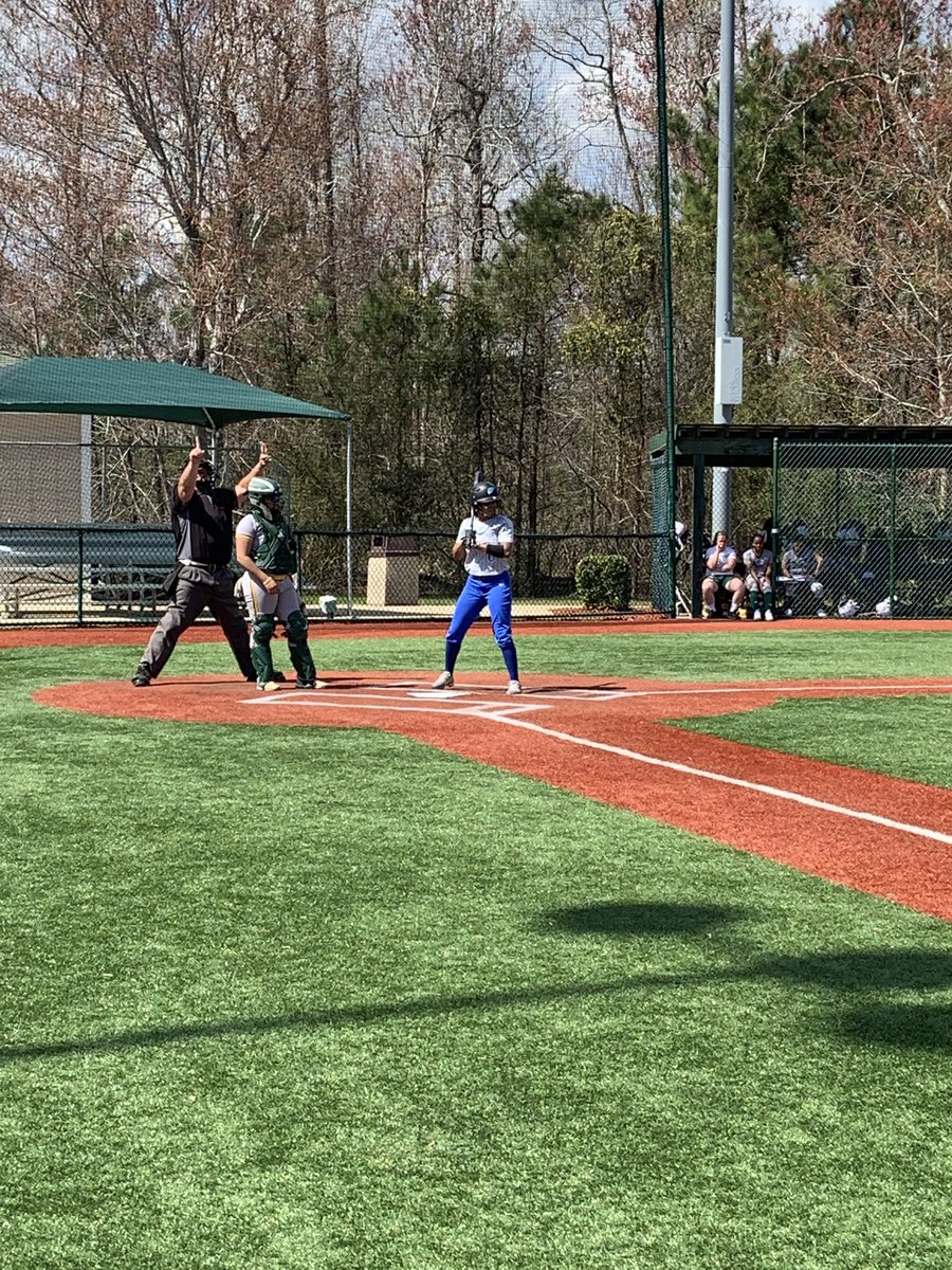 HolyFamily_SB's tweet photo. After 4 loses in the first 2 days Holy Family softball bounced back with 2 victories Wednesday in Myrtle Beach. Go Lakers! https://t.co/2LeRjnL1xJ