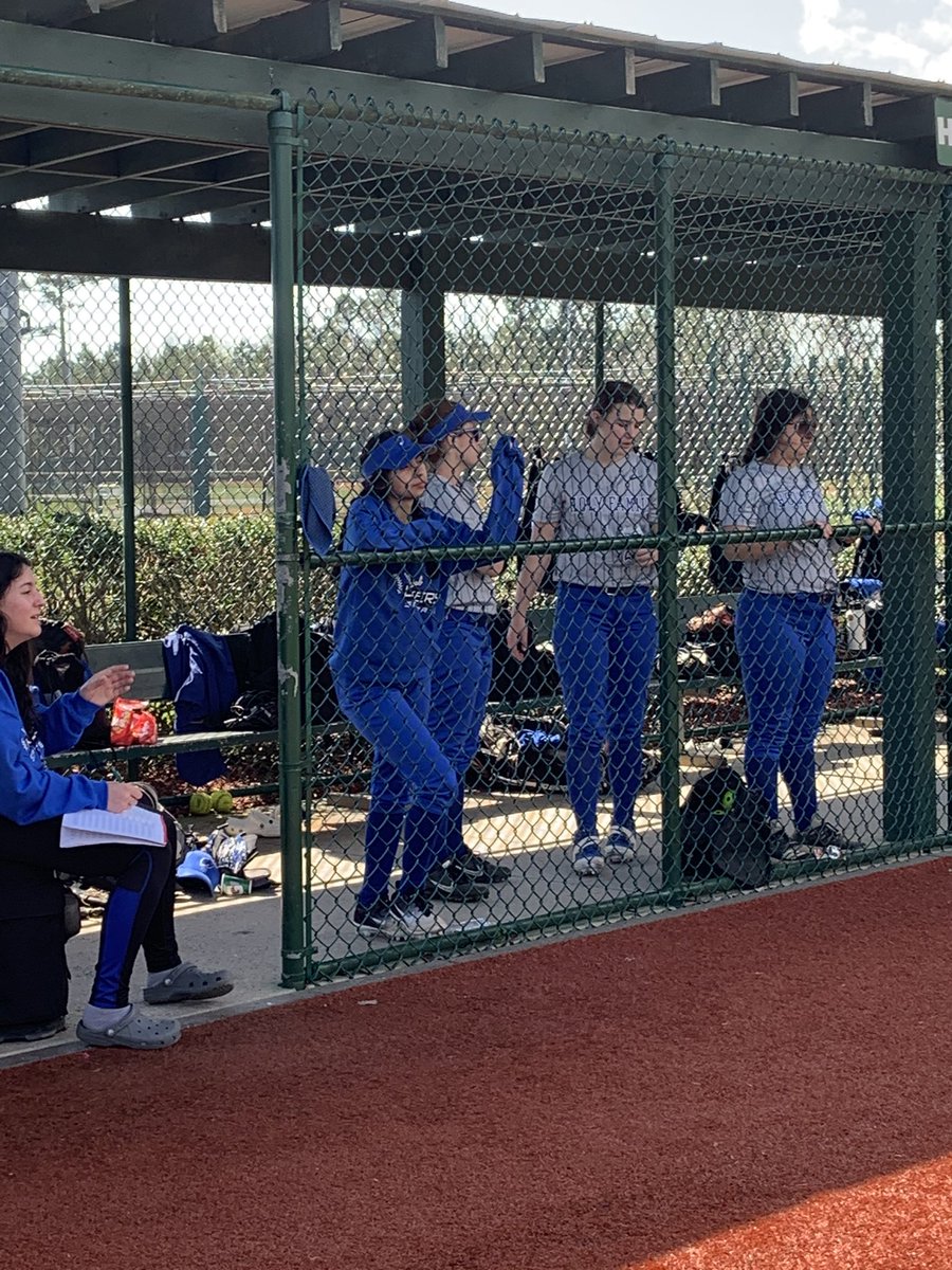HolyFamily_SB's tweet photo. After 4 loses in the first 2 days Holy Family softball bounced back with 2 victories Wednesday in Myrtle Beach. Go Lakers! https://t.co/2LeRjnL1xJ