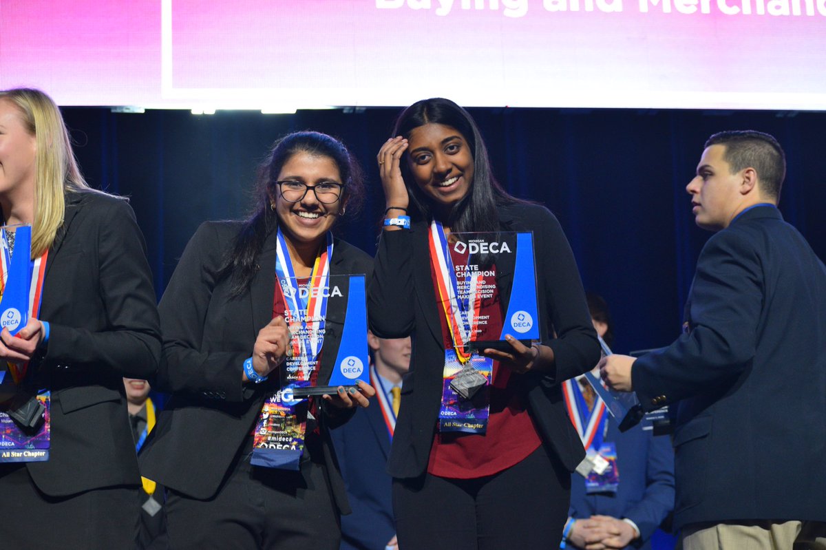 Novi DECA tweet media