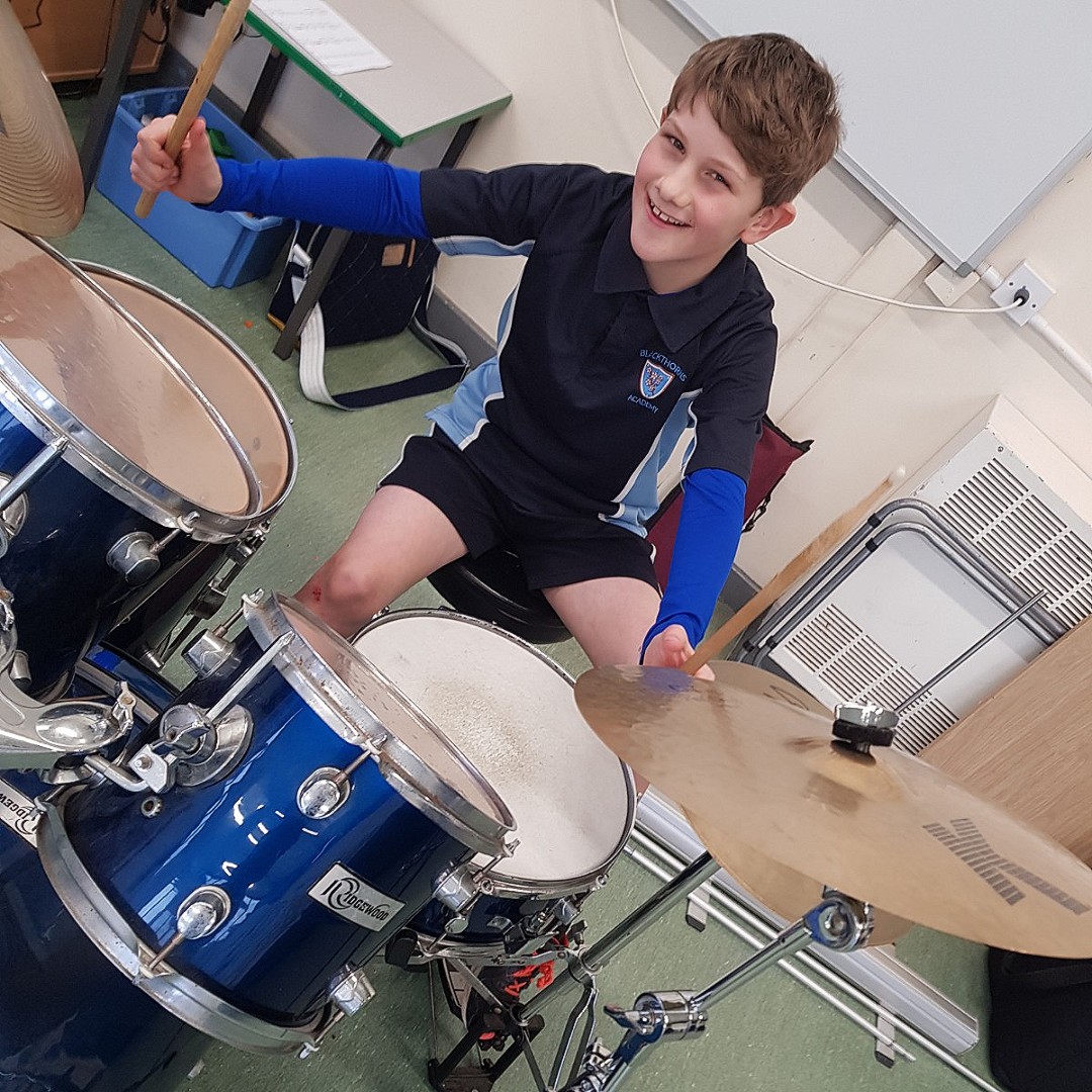sammusicservice's tweet photo. Well done to our fantastic musicians Ben, Elsie and Roseanna at Blackthorns Community Primary Academy - Performing can be a fun part of learning a musical instrument and we always encourage playing in assemblies! 
@BlackthornsPri  #drums #music #performance #sammusicservice https://t.co/IVTJ0f12jM