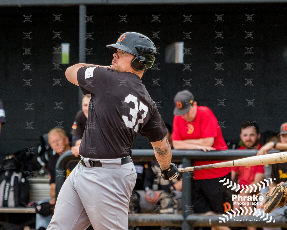 phrakephoto's tweet photo. Bruce Maxwell 37 C #Germany #AcererosdelNorte
#OverflySports #wirlebenbaseball #baseballdeutschland @DBV_BB_SB_GER @baseballDEU @BaseballmaniaEU
#wbc #athletics #oaklandas #oaklandathletics #goas #greenandgold #thegreenandgold #LosAtléticos #rootedinoakland #BabyAs https://t.co/CQrho0pgcR