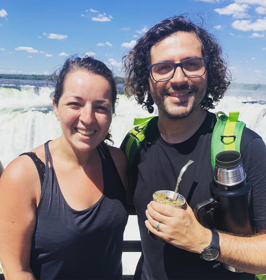 noticiasdelaruta.blogspot.com/2020/03/recorr… Durante su recorrido por la Ruta de la Yerba Mate nos visitaron Macarena Lillo Castro y Manu Riquelme de Santiago de Chile y entre mate y mate nos decían, que "se van a sumar a la gran Ruta de la Yerba Mate Argentina" #LaRutaenChile #MateArgentino