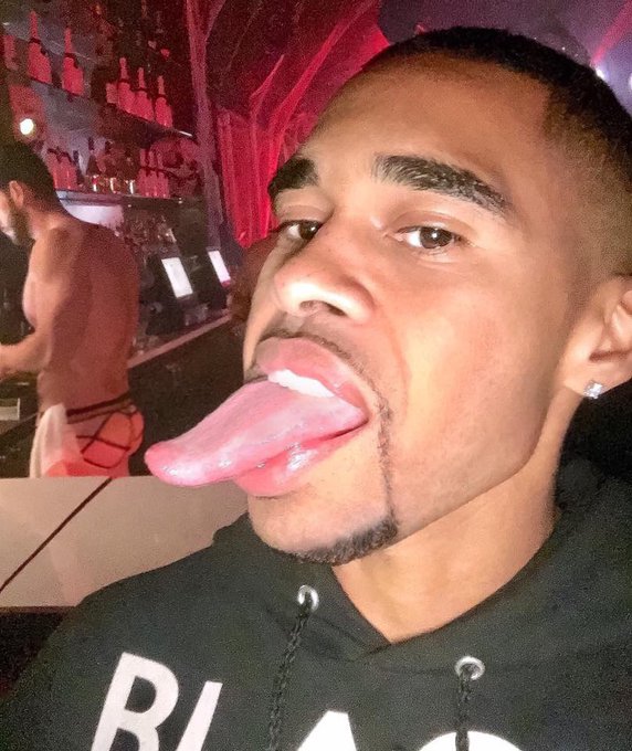 Rickstarrrig_'s tweet photo. Fellas... y’all consider this gay 🤔 https://t.co/sQIj4F7NF8