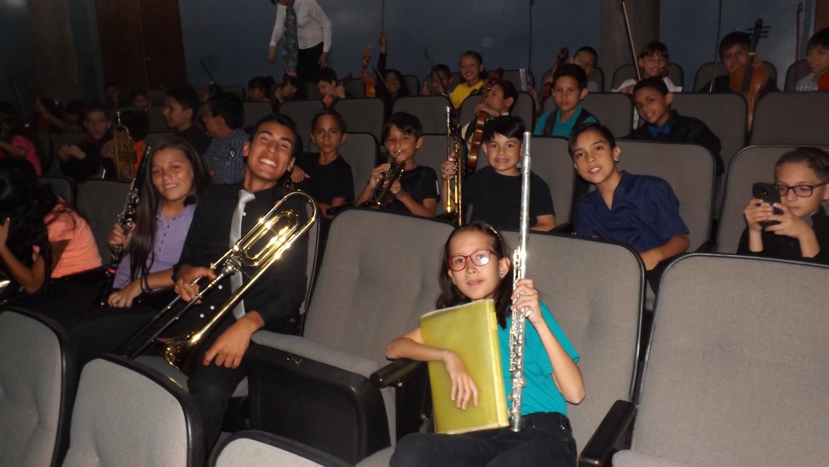 fosjiem's tweet photo. Preparándose para deleitar a su público en el concierto El Sonido de los Niños.
#SistemaMérida #SomosElSistema #ParaTodoNiñoUnaOportunidad https://t.co/vGm2b3qm8q