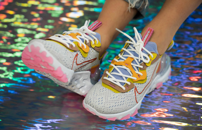 nike react vision pink and white