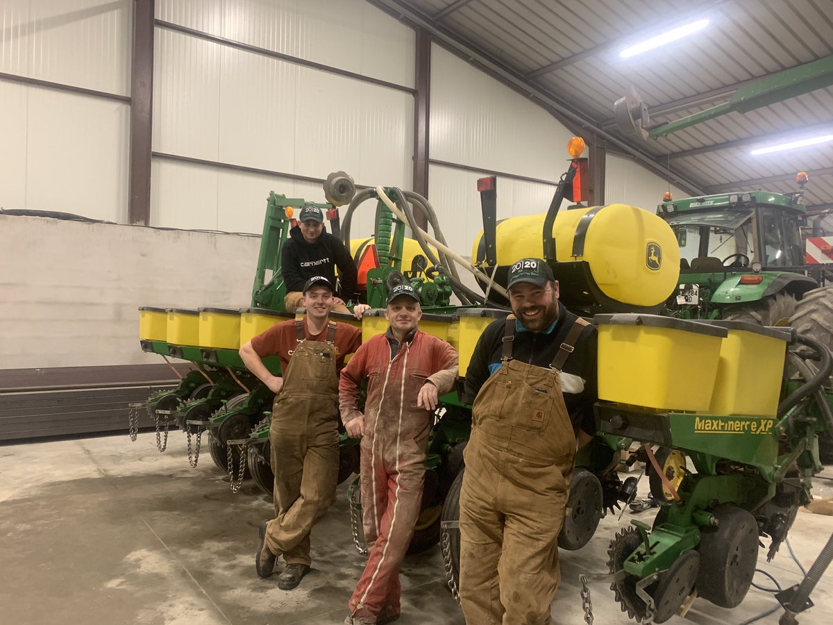 valm2244's tweet photo. We are now ready for #plant2020 thanks to @KEprecisionAG 👍😎

Thank for your presents ;)
#corn https://t.co/McmoYimasi