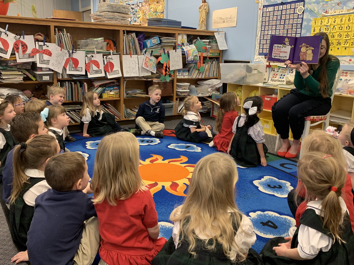 AcademyPreK's tweet photo. Thank you to Kathryn Linnemann Library for visiting our classroom during L week for story time! We enjoyed listening to all of the books! @VisitMyLibrary @ash1818 https://t.co/6TkyBgJdQY