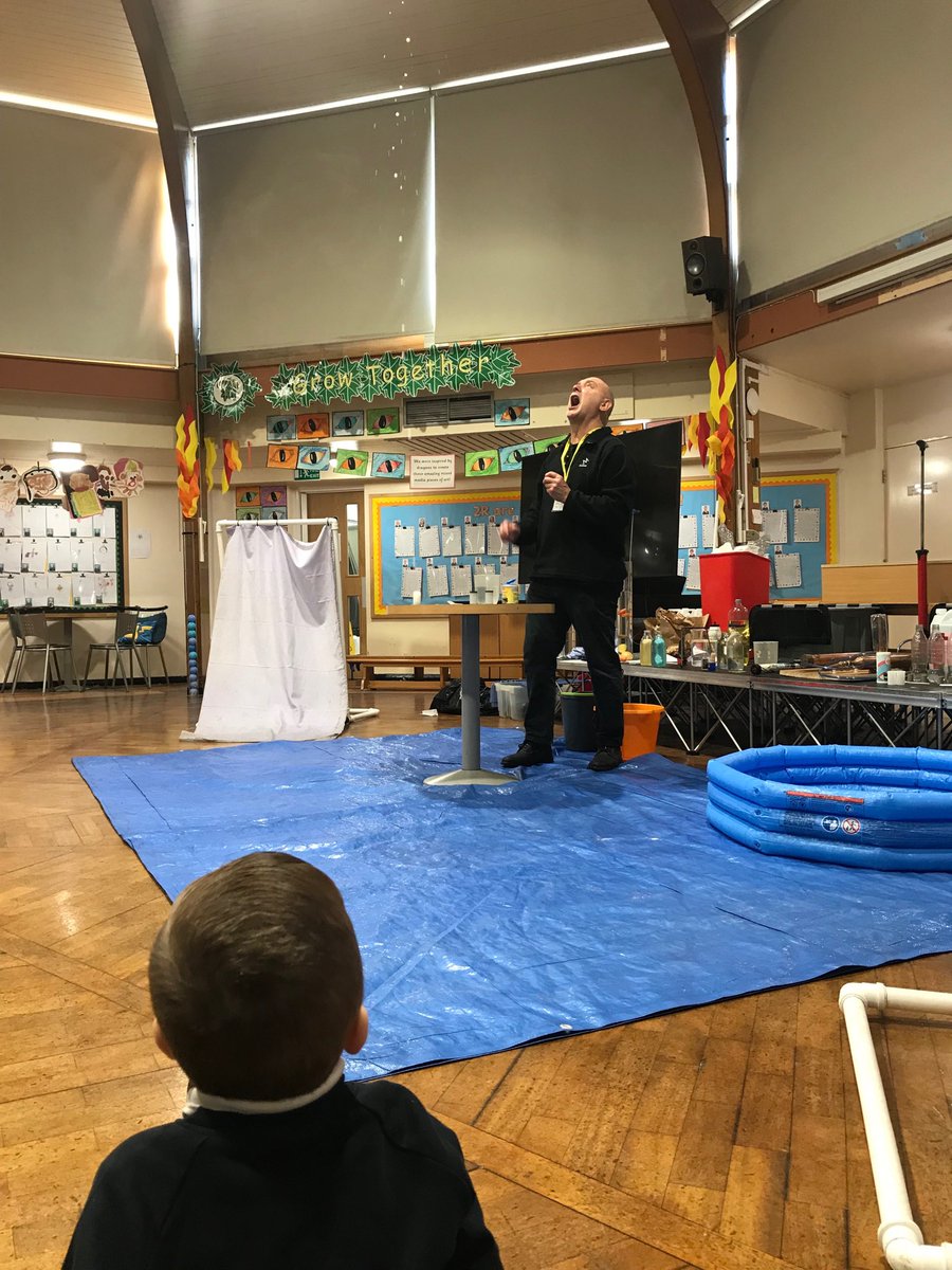 scps_foundation's tweet photo. Fs1 had a great time at the ‘Kitchen Sink’ show today! We loved the awe and wonder! #springcottagescience #springcottageeyfs #fs1 https://t.co/KOaoQ167dZ