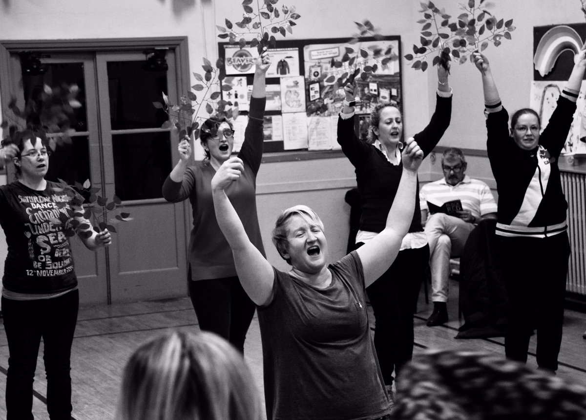 GlocMT's tweet photo. 🎶 The ones who face their fears lead the most interesting lives 🎶 

Some #WednesdayWisdom from The Witch...
⠀⠀⠀⠀⠀⠀⠀⠀⠀
🐠 #BigFish, 20-23 May, @questorstheatre https://t.co/z2EBBNCAnw