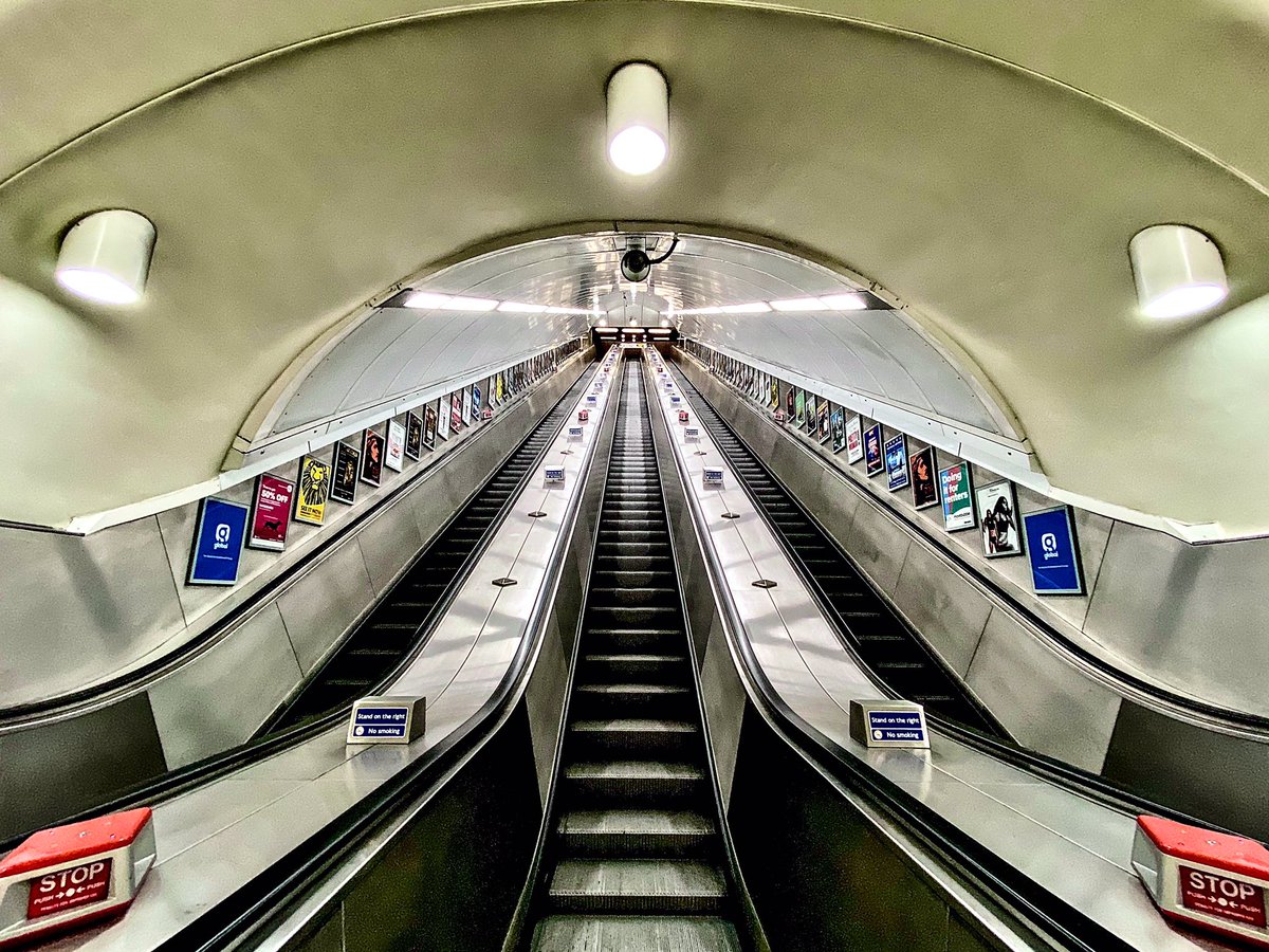 MrTimDunn's tweet photo. #emptyunderground @LondonWaterloo https://t.co/MJ7M8sMnWG