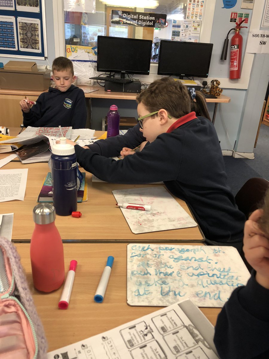 Hendrefoilan's tweet photo. Measuring, recording and graphing the temperature of the water this morning. #Hdfpy4 #hdfpnum https://t.co/gvfpEdbFT3