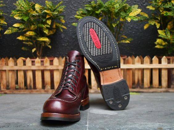jacob_nyc's tweet photo. We recommend a vast collection of dyes for leather and suede shoes.
https://t.co/tpGdI4QR5b
#shoes #shoerepair #repair #leather #craft #handmade #NYC https://t.co/RwZMtBWRDU
