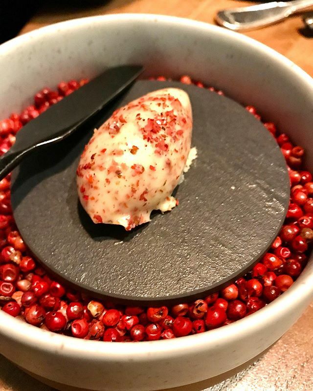 ChefChristopheD's tweet photo. Et vous, a quoi vous l’aromatiser votre beurre ? #chefchristophe #chefchristophe750g #beurre #beurrearomatisé #pain #instafoodgram https://t.co/Dj4QMr6PPV