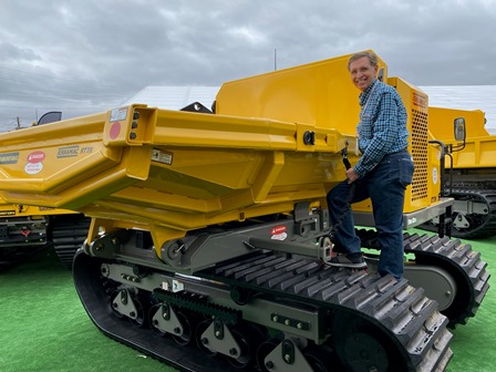TerramacUSA's tweet photo. Larry Kohler from @Bobcatofstl checking out Terramac's NEW #RT7R carrier! Be like Larry and visit us in the Festival Lot, #F1732 to learn more about our newly released model. #NewEquipment #IMakeAMerica #BobcatRentsTerramac #TerramacDealers #Terramac #CrawlerCarriers https://t.co/6xawcFPR47