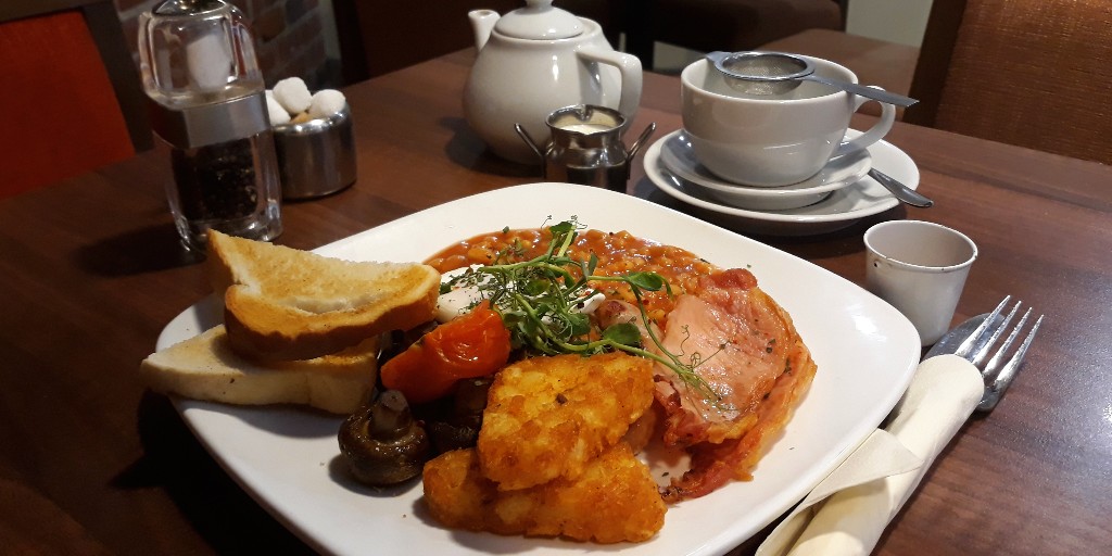 VillaFarmShop's tweet photo. *#BREAKFAST #OFFER*

Our #OldForgeCafe now has a #deal on #breakfasts. Get a #free #regular #tea or #coffee when you buy a Mini, Villa Farm, #Skinny or #Veggie breakfast between 9am and 10:30am on Monday to Thursday every week.

#OldForgeCafe #VillaFarmShop #Bradley #Huddersfield https://t.co/IJpPSCpjXR