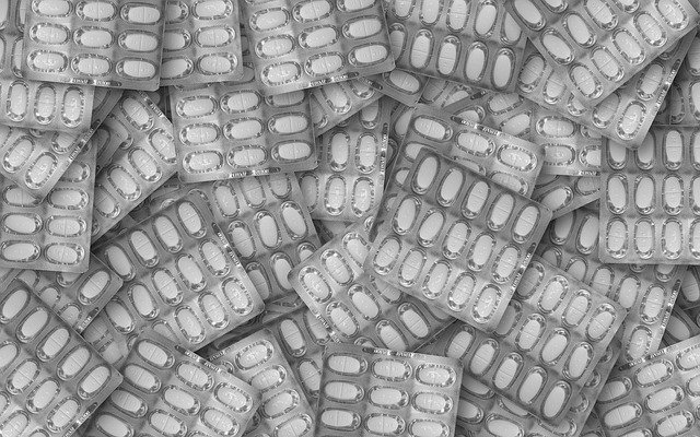 NewYorkInjuries's tweet photo. A report by #researchers at #JohnsHopkinsUniversity shows that the #FDA failed to adequately address the #OpioidEpidemic and did not adequately train #doctors to handle #opioids or the associated risk of #addiction. #OpioidAddiction #BigPharma

Learn More: https://t.co/DnTWUxbsKl https://t.co/ORPphAbn7Q