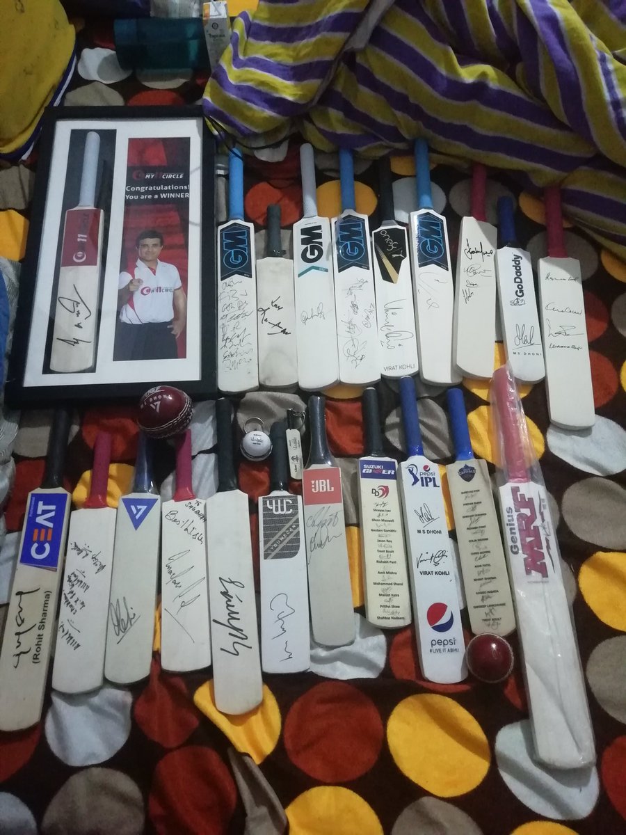 shubbi9's tweet photo. First bat July 2018
21st bat march 2020
Long way to go
Chasing my passion towards the game I loved the most ❤️😍
I got msges to upload my entire collection so here it is
Its too small for now long way to go
#cricket #INDvSA #BCCI
#cricketcollection #autographs #cricketminiature https://t.co/5lpWJMeJ6s