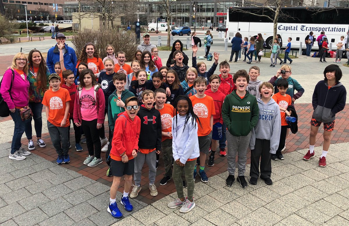 MrsMcEwan5's tweet photo. From start to finish...the fifth grade field trip to Baltimore yesterday was an absolute blast 🐬🎨🐠 @WaterfordES @tcrouch12 #WATWeDo https://t.co/C0jUcia2fr