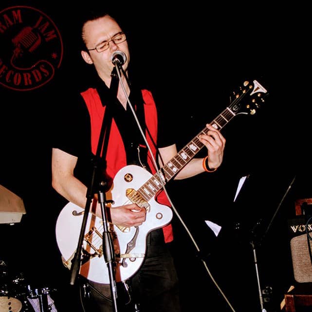 #UNDERGROUNDSOUND presents: #Strong #Rockabilly #Rocknroll #Vibes will fill The Beehive when Jon Crabb, the Crab City Rocker plays their set. Slick back your hair and shine your shoes and come down on Fri 3rd April! Tickets- bit.ly/394seBU Music- bit.ly/37Y3Xwh