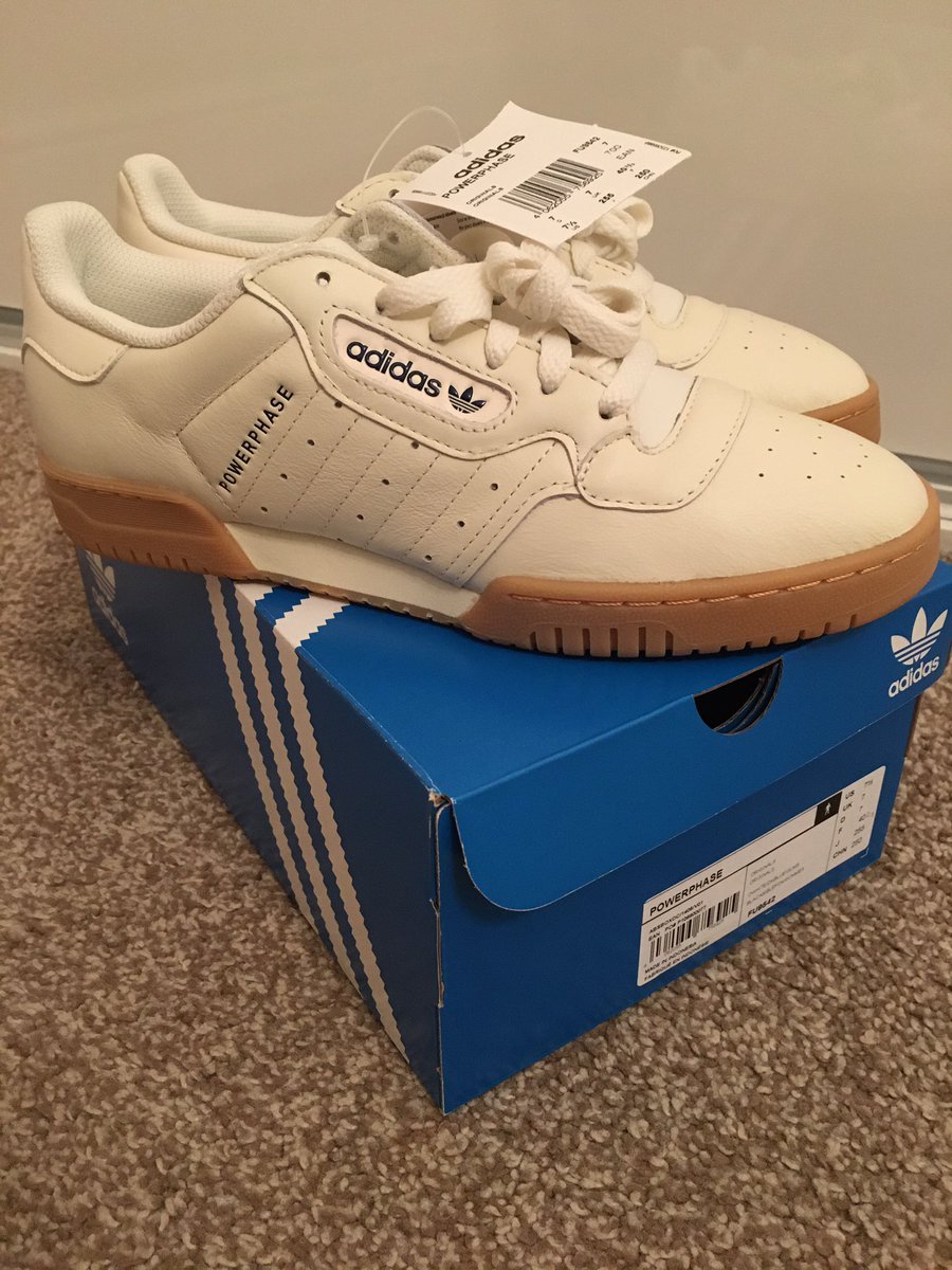 AnthonyPower71's tweet photo. Postie’s been!👍👟/// #powerphase Do I remember correctly that these were originally called ‘Jet’ when they were out in the 80’s? https://t.co/pqlZpdPHAO