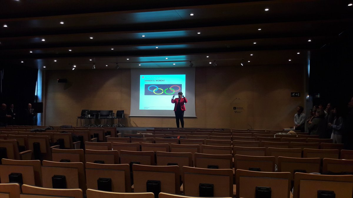 rosauralastruey's tweet photo. MUCHAS GRACIAS a tod@s por venir a la Jornada Sectorial de #TurismoDeportivo en @barcelonactiva y.... participar en la dinámica de #networking. Entre tod@s hemos construido los anillos olímpicos #FemNetworking #bcntreball https://t.co/Pzik5LKhwM