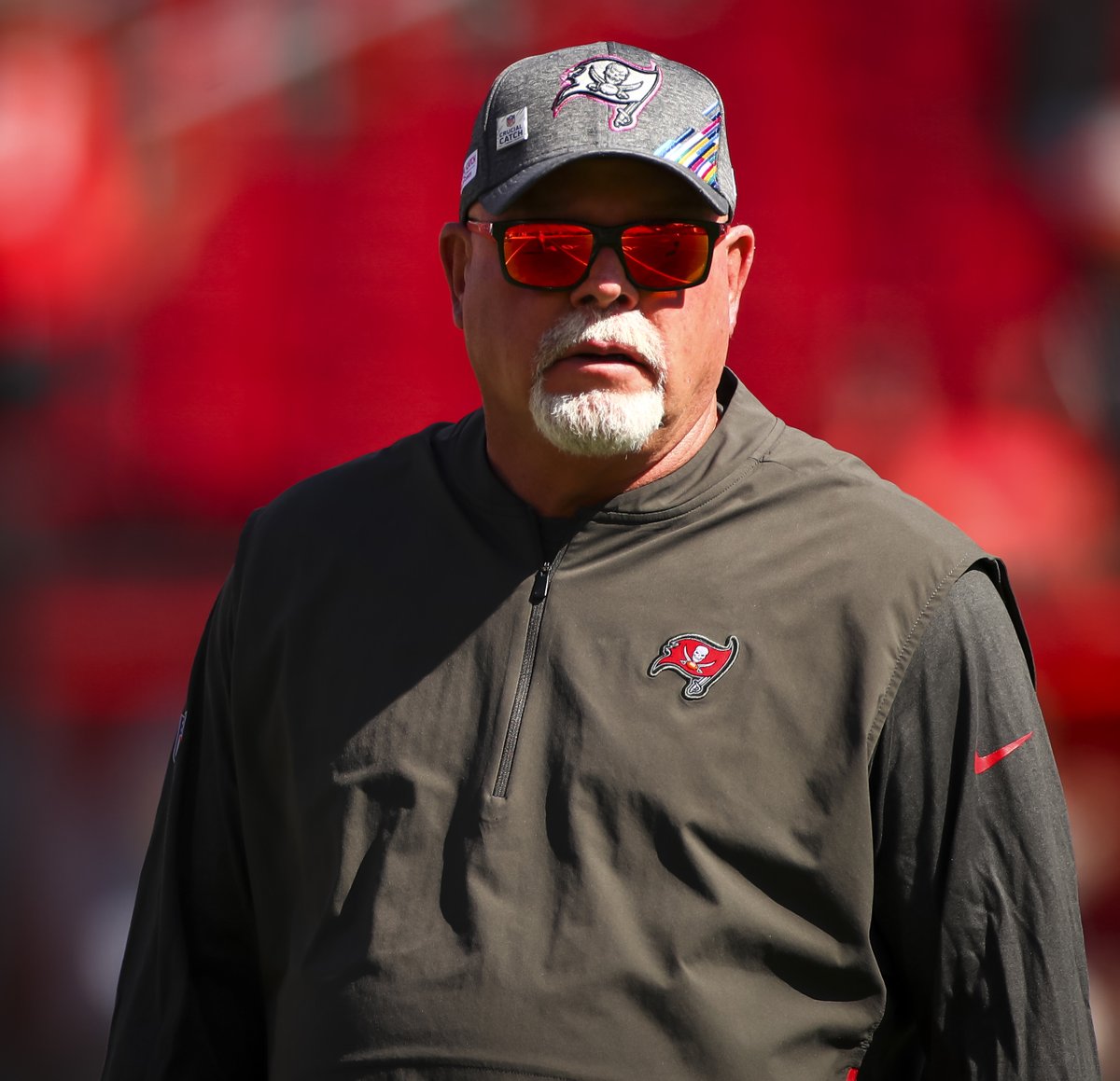 The Buccaneers are going “all in” to sign Tom Brady, with head coach Bruce Arians leading the way, per <a href="/NFLSTROUD/">Rick Stroud</a>.

Tampa Bay has $80M in cap space 👀