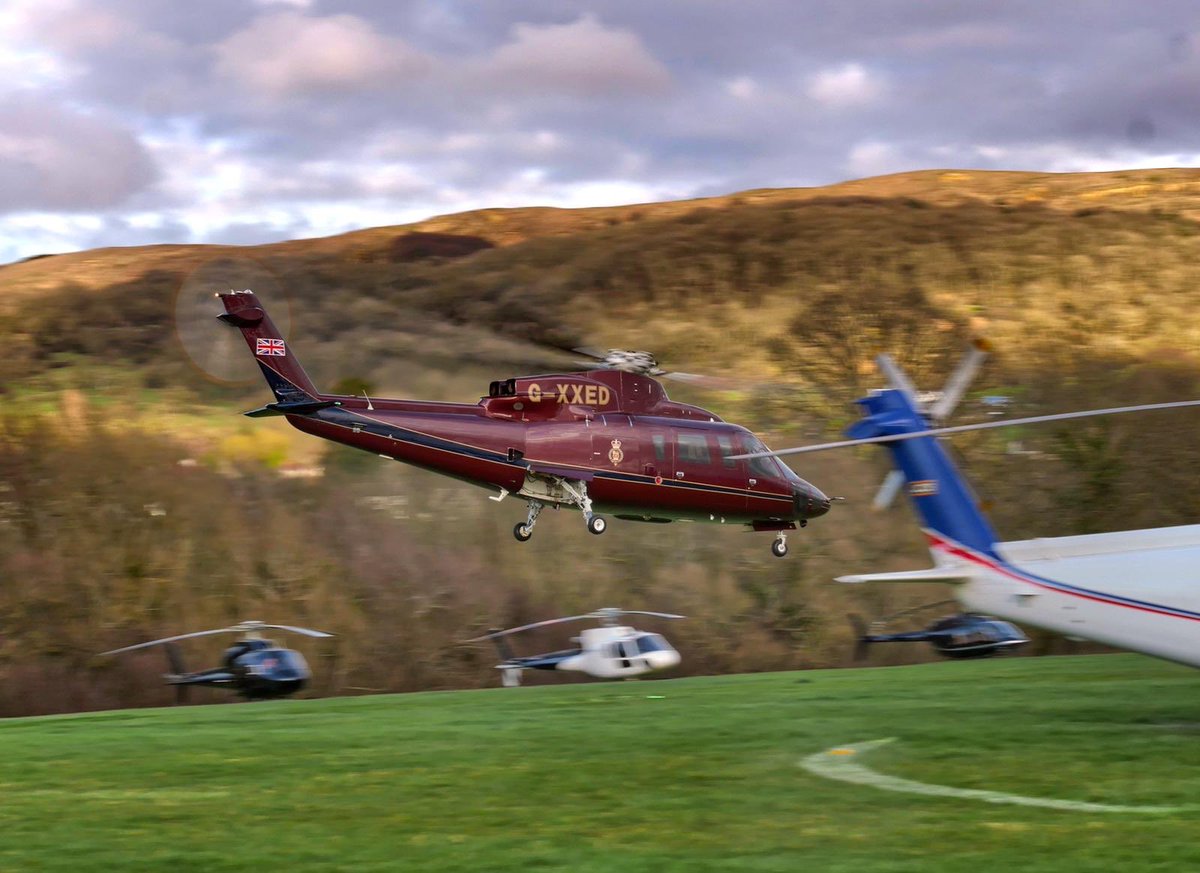 The @StarspeedLtd <a href="/Sikorsky/">Sikorsky</a> #S92 and a couple of #S76 at the <a href="/CheltenhamRaces/">CheltenhamRacecourse</a> #heliport on day 2 of the #CheltenhamFestival Photos taken by the <a href="/_helipad/">Helipad</a> SAFO.
