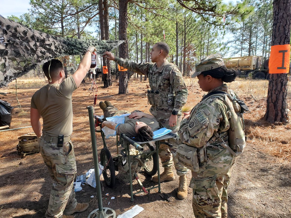 RedFalcon_9's tweet photo. Sometimes the leader needs to become the patient. Build confidence in your subordinates,  Red Falcons Medical Platoon conducting whole blood transfer training #Falconstrike2 #82nd #Airborne @1_325thAIR @therealN8Fair @1stBN_325thCDR @BrlChstdFrdmFtr @82ndABNDiv @KevinMott4 https://t.co/CU6pEaWmon