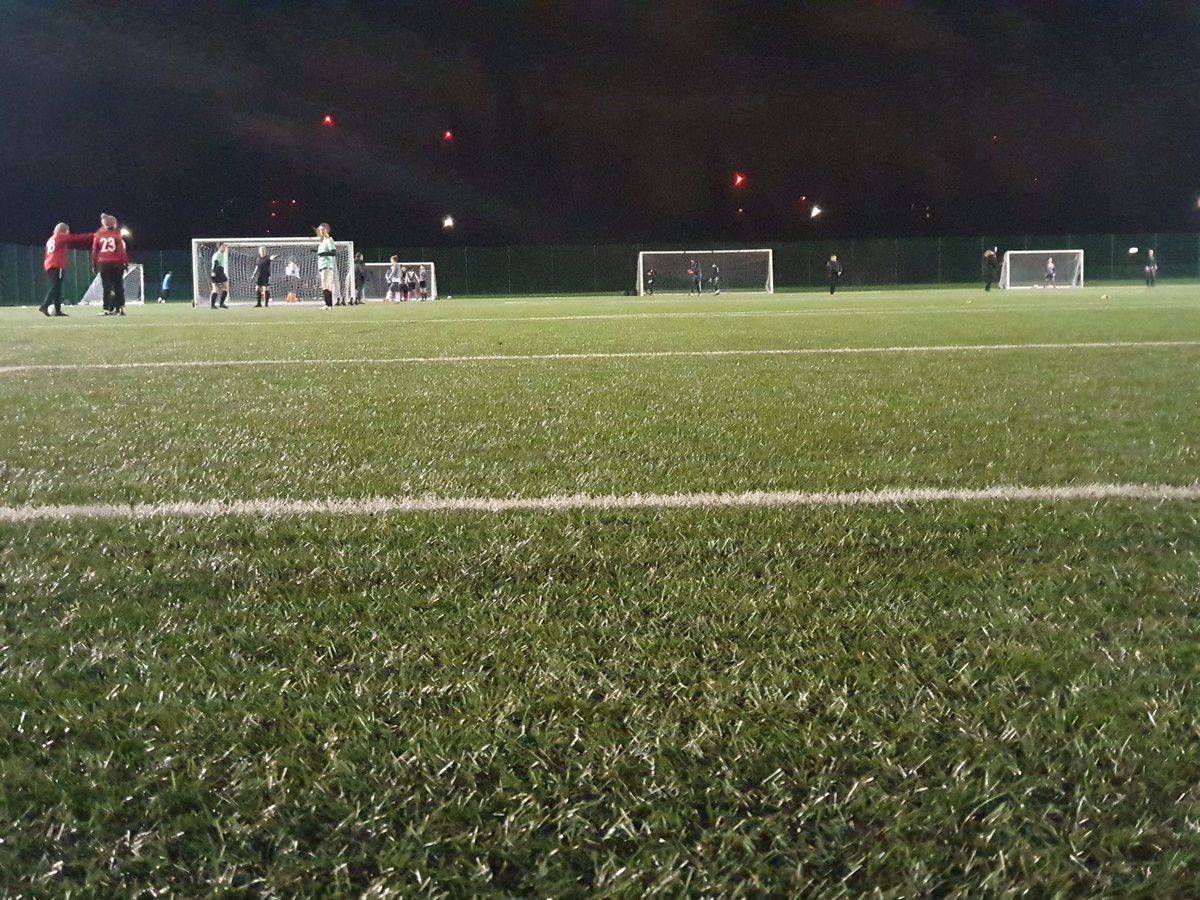 BetterHackney's tweet photo. Windy Evening today. Everyone who is playing tonight stay warm. 

#warmup #Mabley #football #fiveaside #games #fitness #healthandfitness https://t.co/BEN0v6h8h7