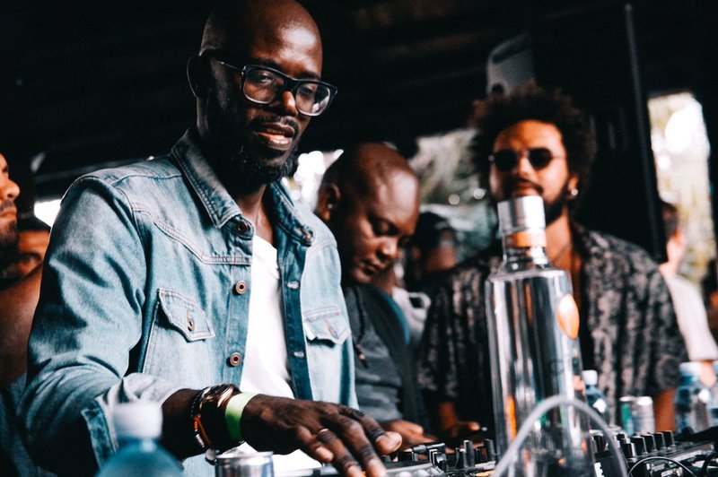 AllNiteRadio's tweet photo. #Blessup to South African DJ and record producer @RealBlackCoffee on his #birthday 🥳🥳 https://t.co/Y2siRR6Bqs