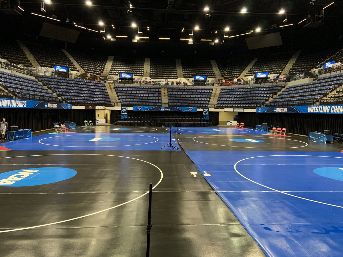 shaunatc's tweet photo. The calm before the excitement @NCAADIII @d3wrestle @Coe_AT https://t.co/eU5ohLwTC6