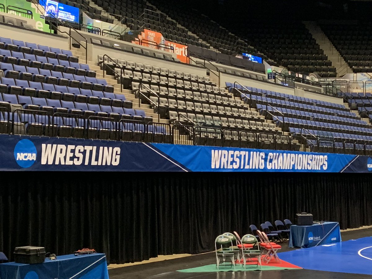 shaunatc's tweet photo. The calm before the excitement @NCAADIII @d3wrestle @Coe_AT https://t.co/eU5ohLwTC6