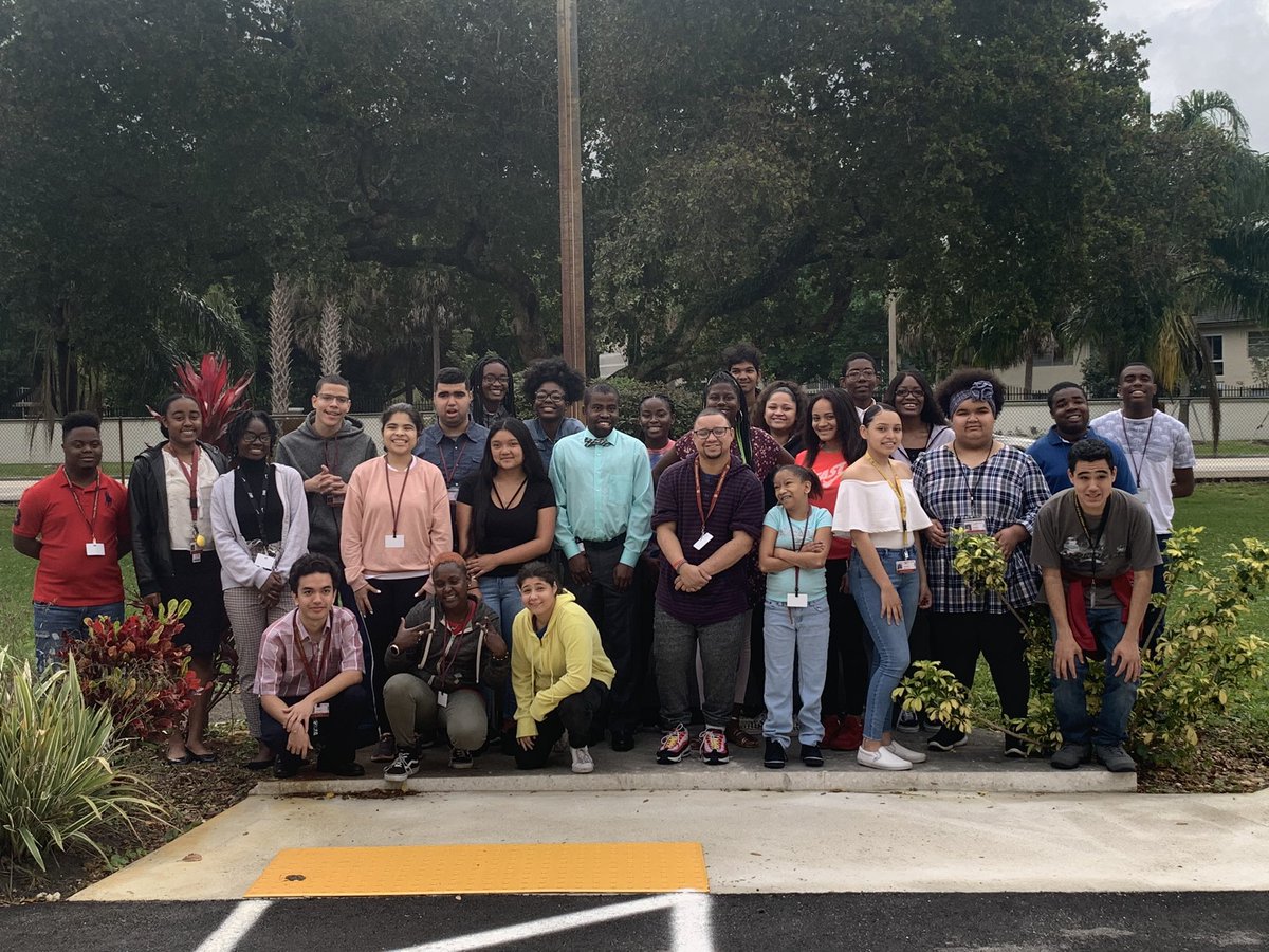 TiffanyCarrasc6's tweet photo. Our cougars are ready for Job Palooza @CoconutCreekGov community center! @CreekMagnet @monfortekm @AGomez0808 #becreek #cougarpride https://t.co/zIipM40xEo