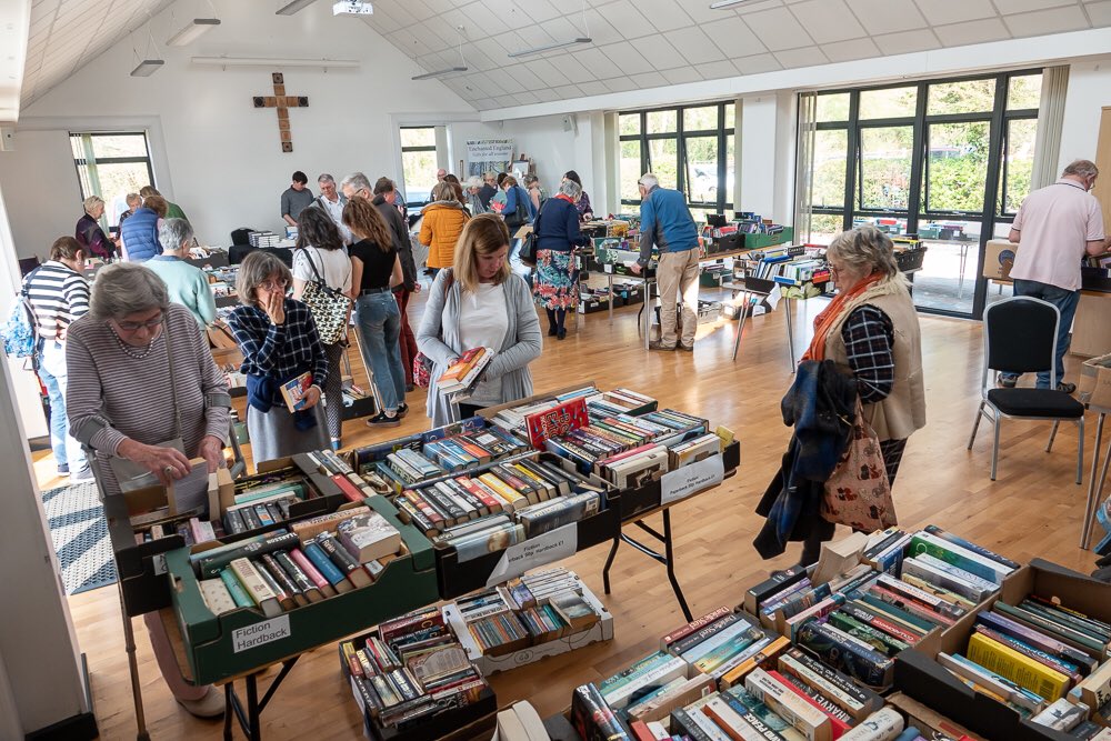 Join us or share this tweet to others who might. At our festival we have great used book sale, everything £1

And you don’t have to buy a ticket to the festival, just come along and buy a book. All proceeds to <a href="/SnowdropTrust/">Snowdrop Trust</a> and Fishbourne church. 

Thanks