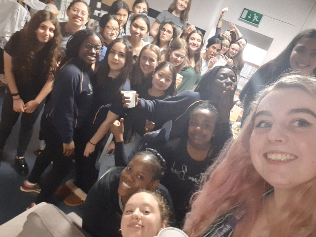 Mountboarding's tweet photo. Birthday celebrations in Hopkins this evening! A night off with all the girls together 💖 https://t.co/mf69rAFgyO
