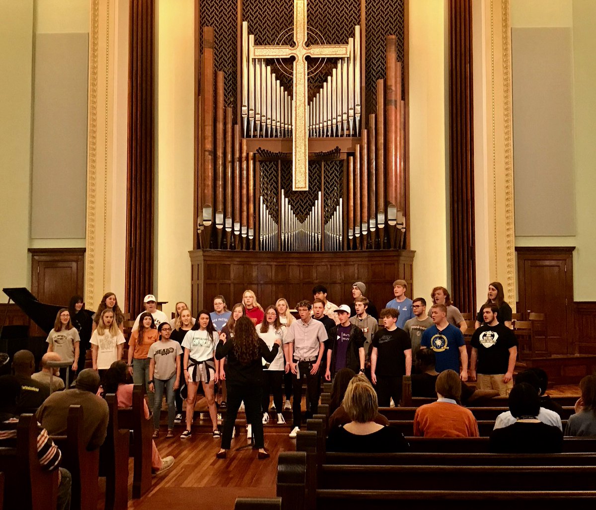 andvrcntrlchrs's tweet photo. Today we learned about the misconceptions of those who experience homelessness by being sung to, singing for & singing w/t @DalStreetChoir. We learned that the creation of art (be it musical, physical or otherwise) is for ALL.
#FinalLessons
#ByeDallas
#ChoirTour2020inTheBooks https://t.co/T15ptlmU69
