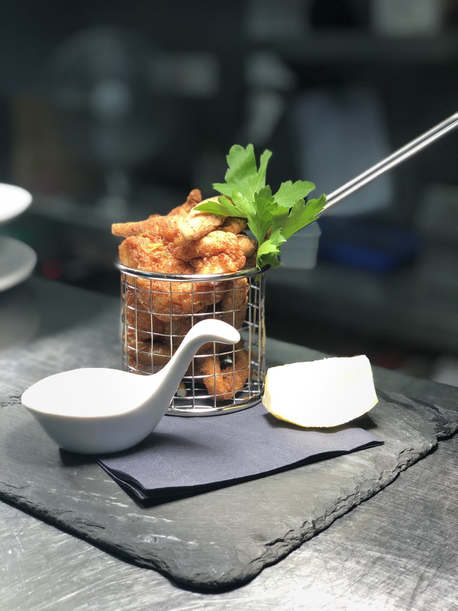 aparkviewhotel's tweet photo. Feeling hungry? Hamiltons Restaurant is the perfect place for your midday meal

Book Now 01902 567628 

#aparkviewhotel #lunchtime #delicious #foodie #aparkview #wolverhampton #wolverhamptonfood #hamiltonsrestaurant #specialoffer #family #gettogether #sweet #savoury https://t.co/i2xyiTPcNX