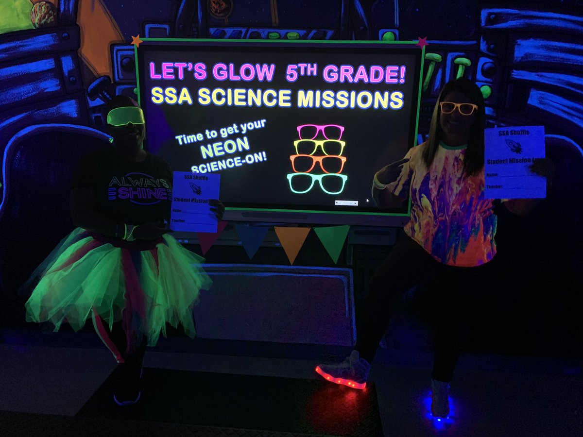 KourtneyMcDuff9's tweet image. Glowed up for science!!! Mission 30 science shuffle. We’re going to shine through these lessons. @LainieClowers @KevinThomasOCPS @DaveGorham_OCPS @DreamLakeApopka