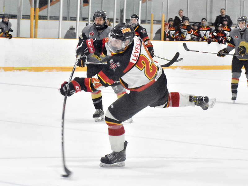 Vikings drop game one of the Martin Division Semifinal! <a href="/CVikingsHockey/">Casselman Vikings</a> @OWGK_CCHL2 @CCHLTier2 
chestervillerecord.com/2020/03/11/vik…