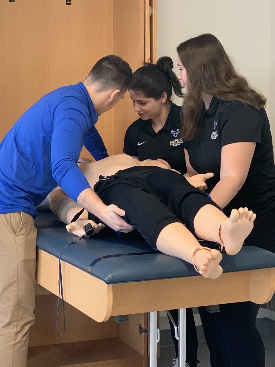 Buffalo_AT's tweet photo. Today the first-years participated in a simulation experience. They worked in teams of three on separate scenarios. Thank you Behling Simulation Center for an amazing experience! #SPHHP #UBuffalo @NATA1950 https://t.co/2LYgg50RLU