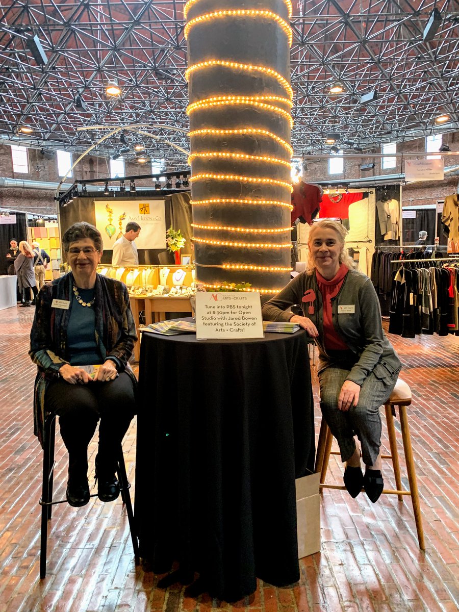 Societyofcrafts's tweet photo. We 💗 our volunteers! To sign up to volunteer at #CraftBostonSpring2020 May 15-17 and hang out with SA+C director Brigitte Martin sign up at https://t.co/cA2yOiNM2B. https://t.co/SD80BXxzZ1