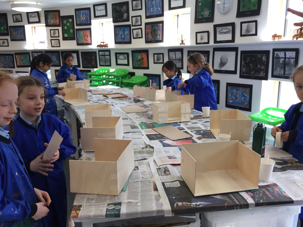 UptonDT's tweet photo. Form 3 are well on their way to making their castles. @UptonArt @UptonForm3 @UptonHouseSch #UptonDifference #UptonJourney #uptonNACE #Upton https://t.co/TFxCUzClfS