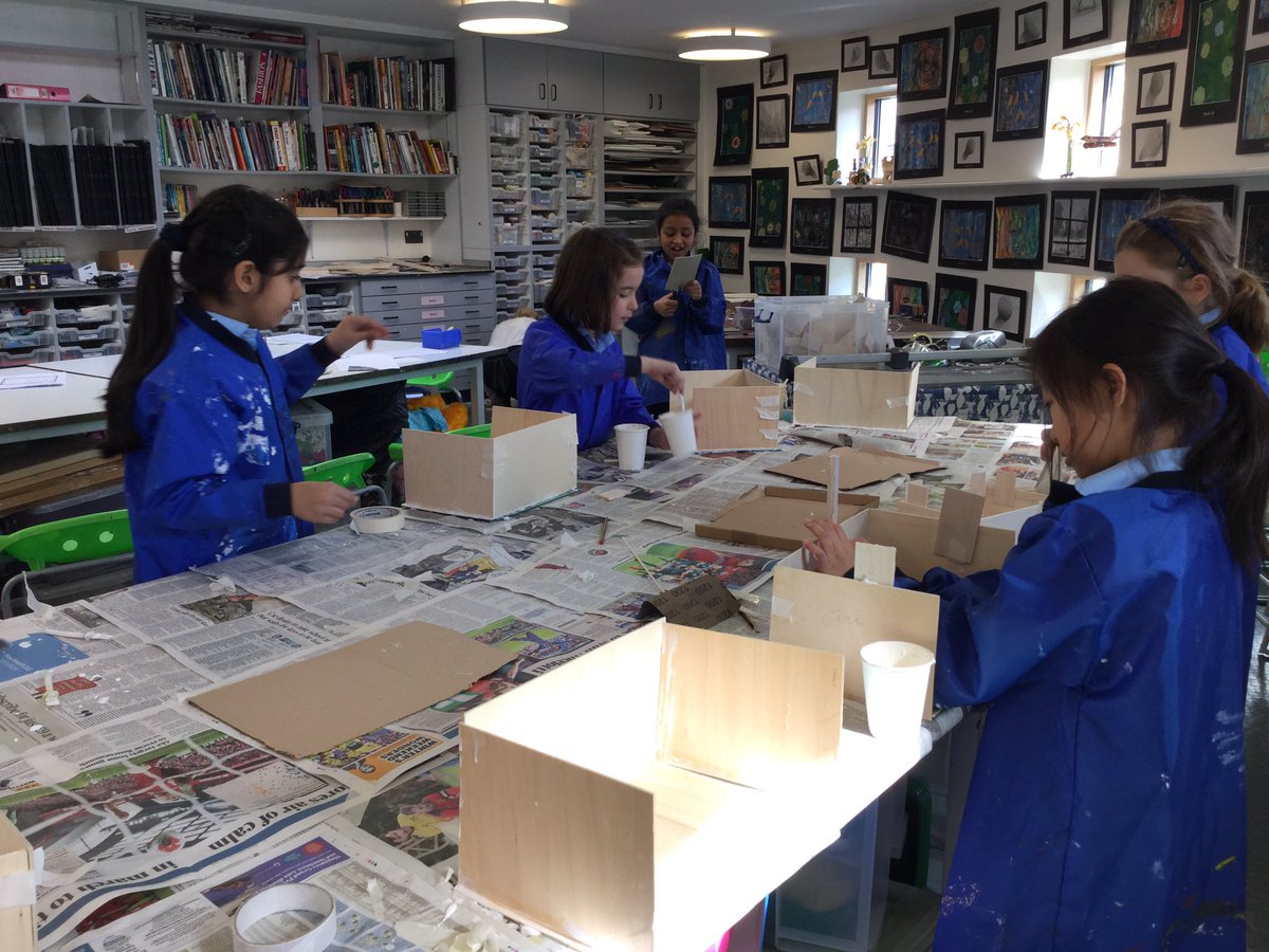 UptonDT's tweet photo. Form 3 are well on their way to making their castles. @UptonArt @UptonForm3 @UptonHouseSch #UptonDifference #UptonJourney #uptonNACE #Upton https://t.co/TFxCUzClfS
