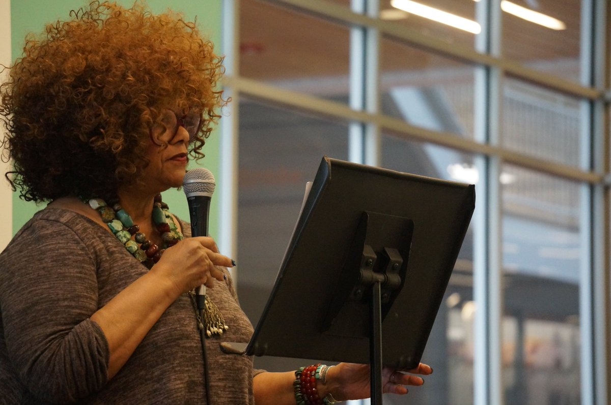UnitedWayABC's tweet photo. Thanks to everyone who came out for a very special #HomeworkDiner at @avlms last night. Thanks to @AVLCitySchools we were honored to have our N.C. Poet Laureate #JakiSheltonGreen with us, sharing several of her poems with students, families, faculty, and community members. https://t.co/PVwX7Tez16