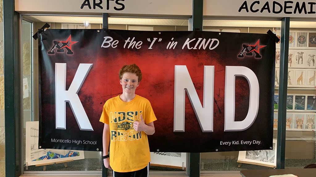 MontiMediaPro's tweet photo. Monticello Highschool would like to remind you to be kind! #kindnessday https://t.co/HR8RExwdmV