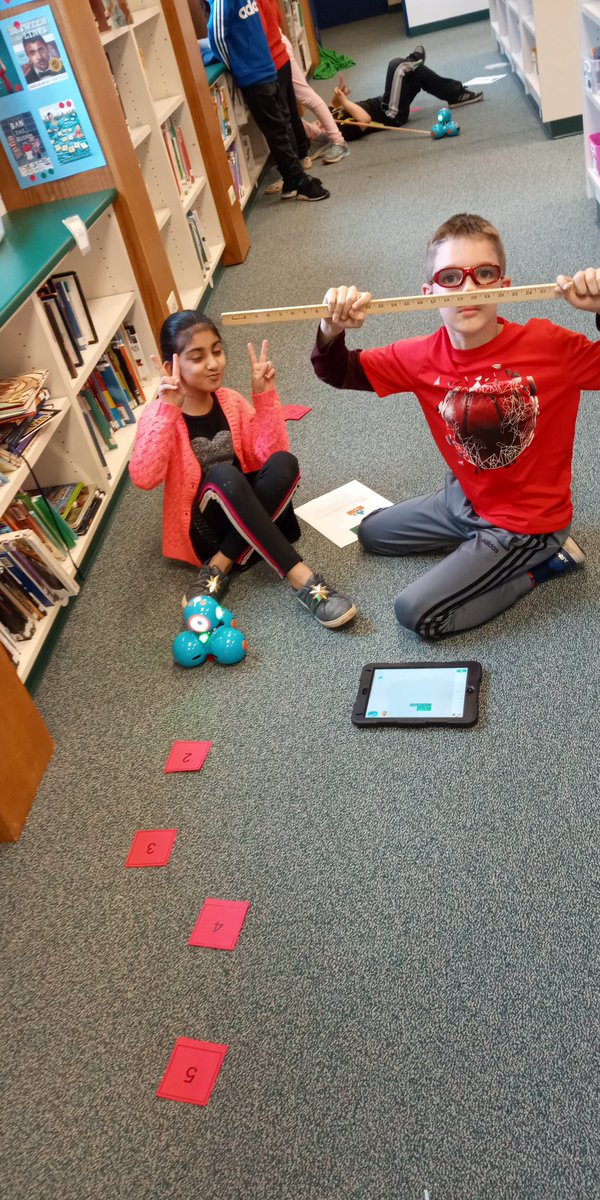 Ludolph3rdGrade's tweet photo. Third grade had some Ozobot time today! https://t.co/rn2oRxZboI