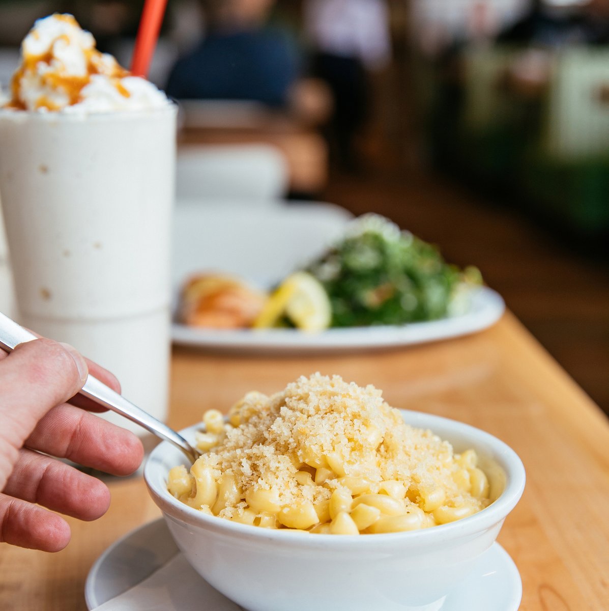 Feelin' cheesy. 🧀
#zinburger #tasty