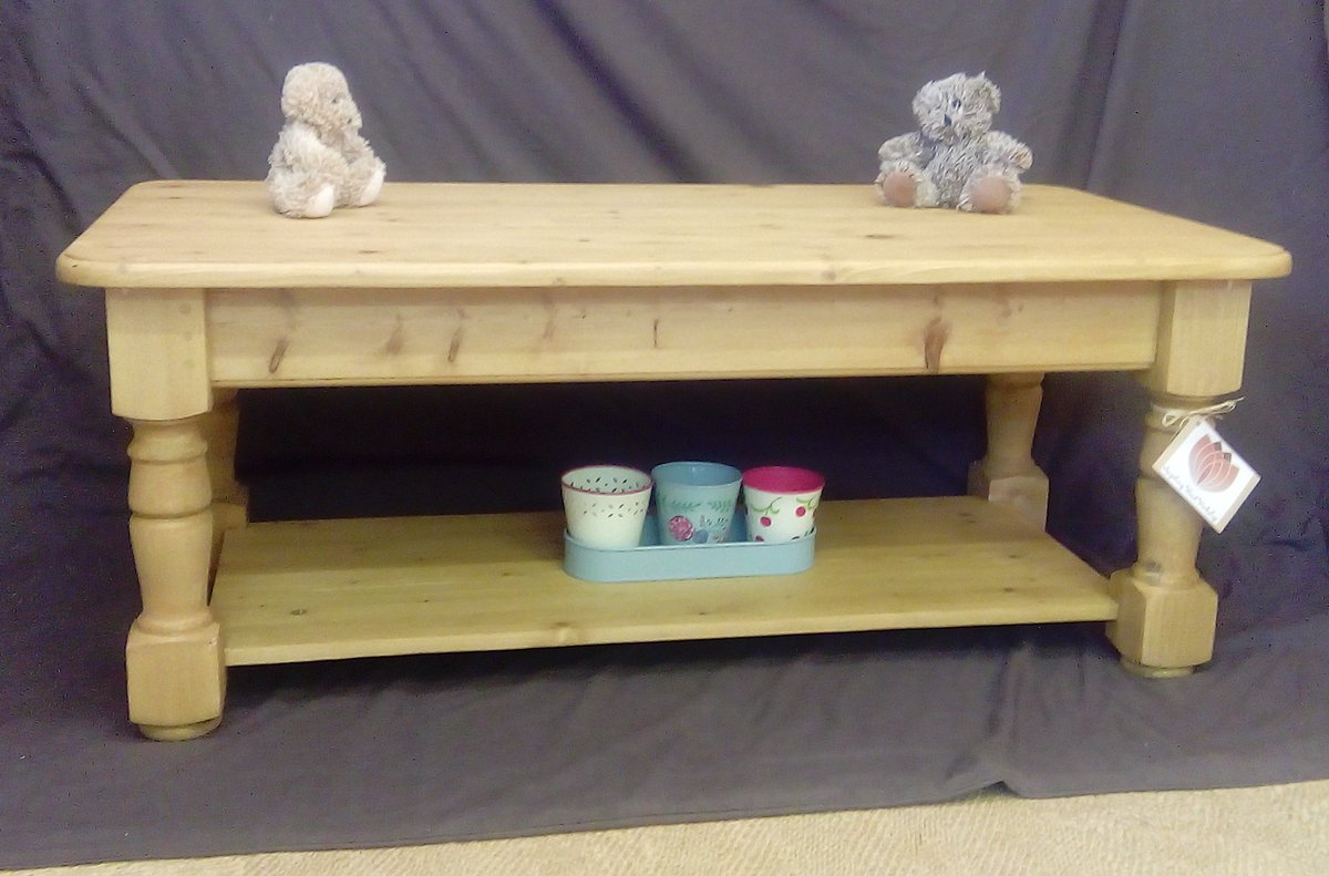 AnythingWoodwks's tweet photo. Beautiful #SolidPine #CoffeeTable. Check out the details on our Website 
https://t.co/RTjbJdu8Wd
#AnythingWoodWorkshop #smallbusiness #Lincolnshire #CountryLiving #CottageLiving #Farmhousestyle #Décor #bizhour #findyourthing https://t.co/CZrcHqKH6N